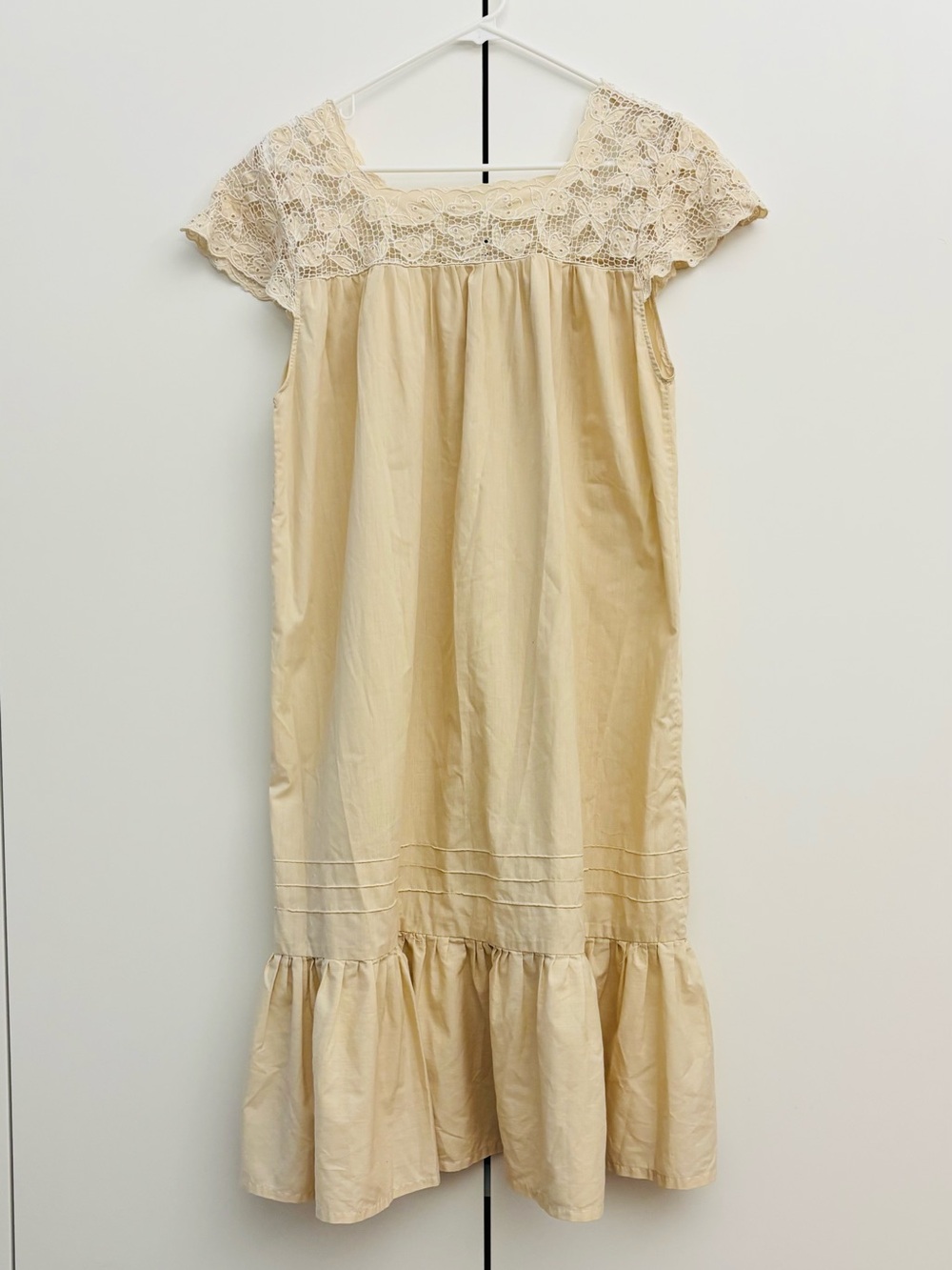 Vintage Knee Length Ruffle Dress